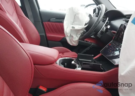 2024 Maserati Grecale Modena z USA, uszkodzony, nr VIN ZN6PMDBA3R7450499